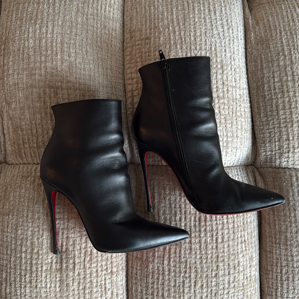 Christian Louboutin So Kate Booty 100mm